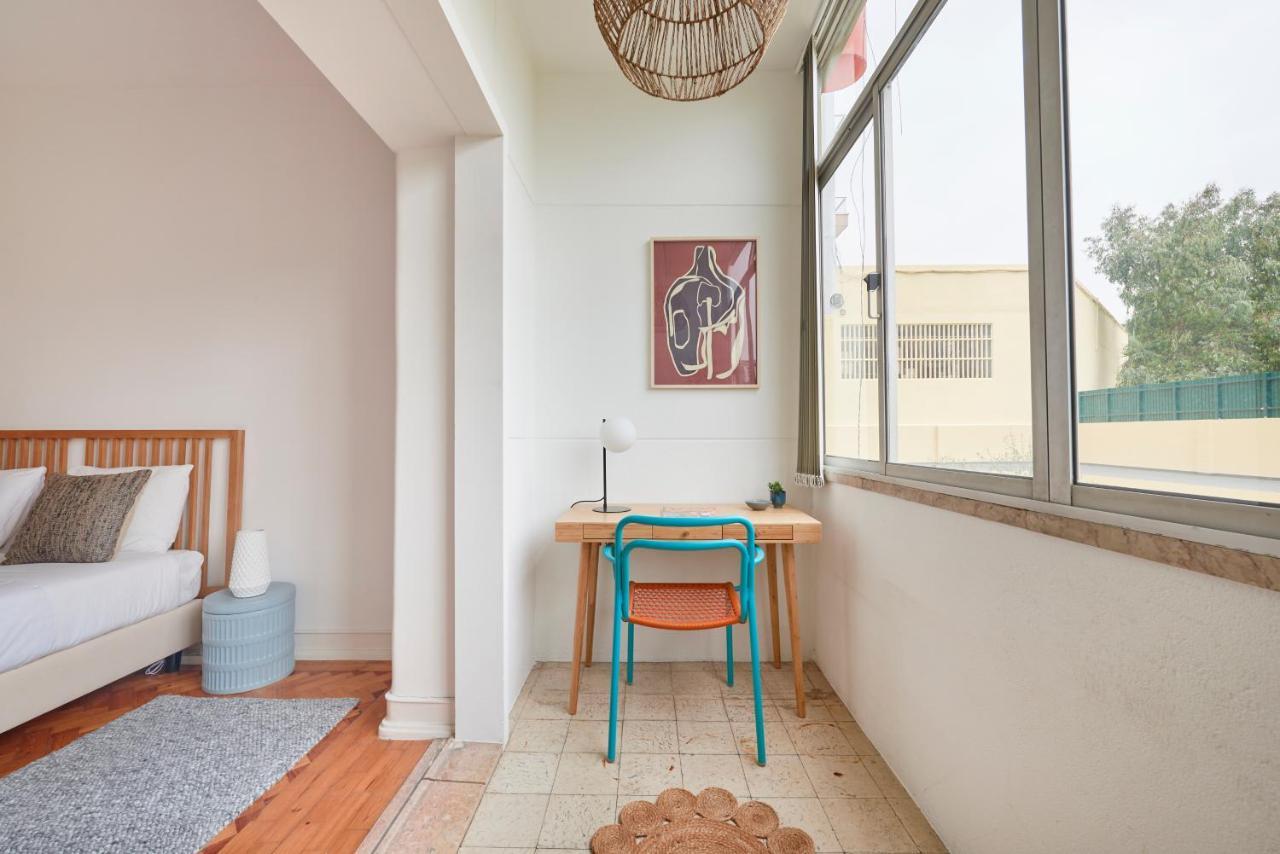 Light-Filled & Renovated Apartment, By Timecooler リスボン エクステリア 写真