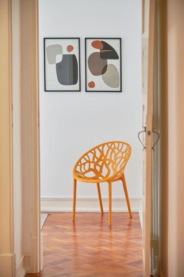 Light-Filled & Renovated Apartment, By Timecooler リスボン エクステリア 写真