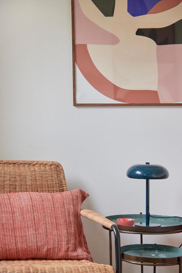 Light-Filled & Renovated Apartment, By Timecooler リスボン エクステリア 写真
