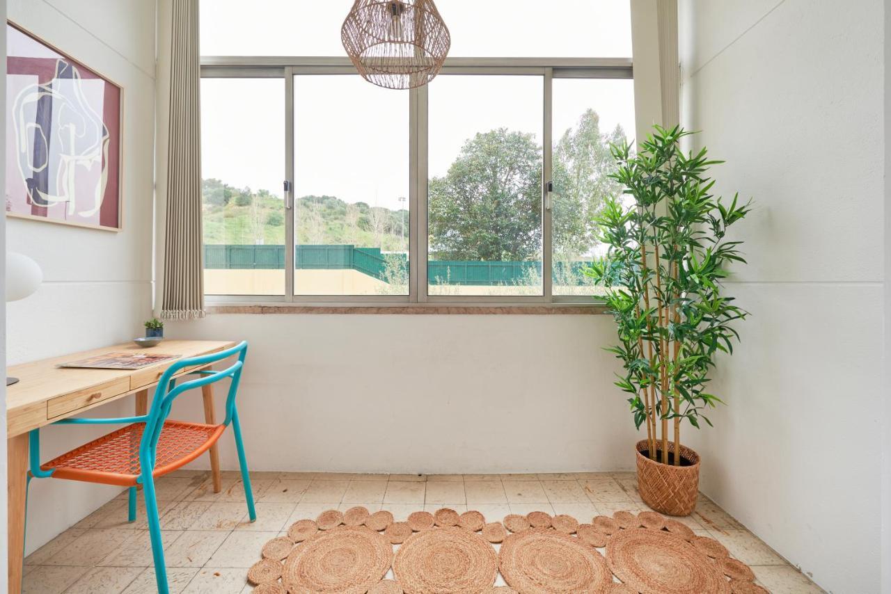 Light-Filled & Renovated Apartment, By Timecooler リスボン エクステリア 写真