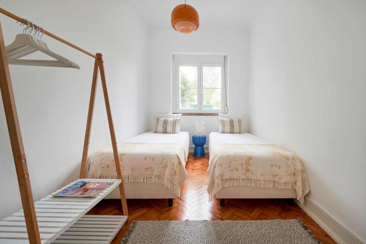 Light-Filled & Renovated Apartment, By Timecooler リスボン エクステリア 写真