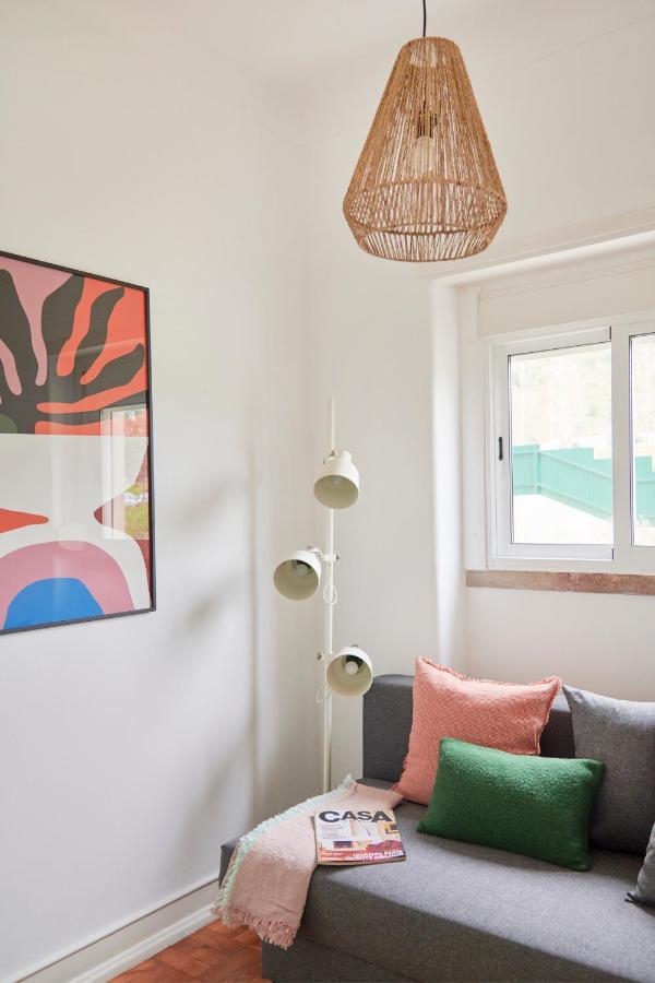 Light-Filled & Renovated Apartment, By Timecooler リスボン エクステリア 写真